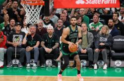 开云体育-雄鹿绝杀掘金，塔图姆点燃赛场