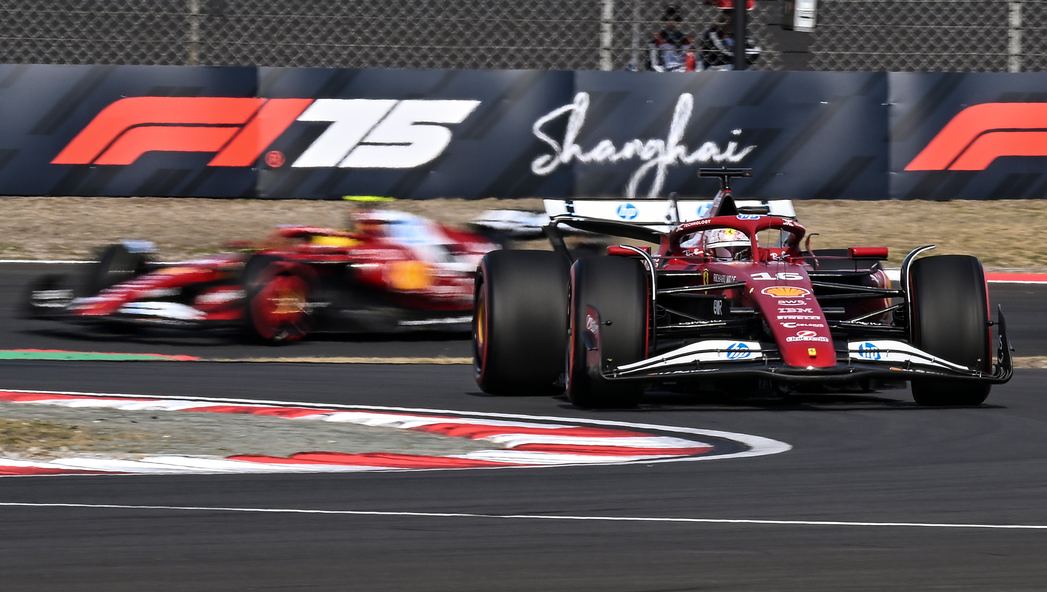 上海举行F1赛车比赛，国乒表现遗憾