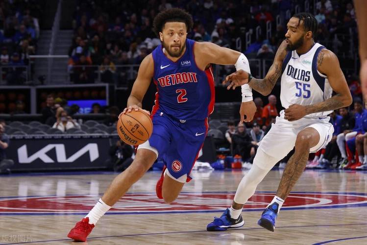 公牛惊险击败黄蜂，拉文绝杀时刻称雄