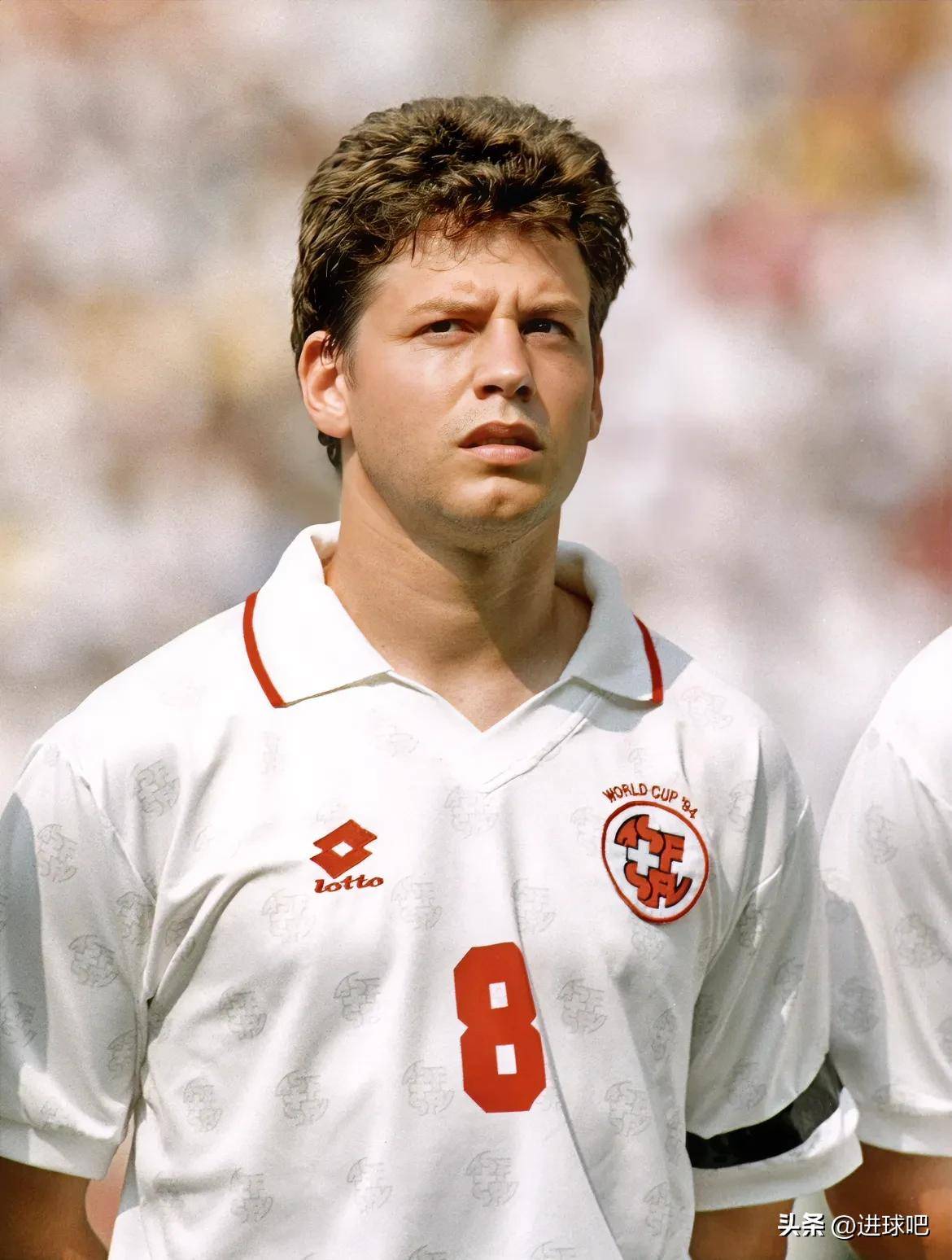 关于瑞士队在比赛中奋力拼搏成功晋级下一轮的信息