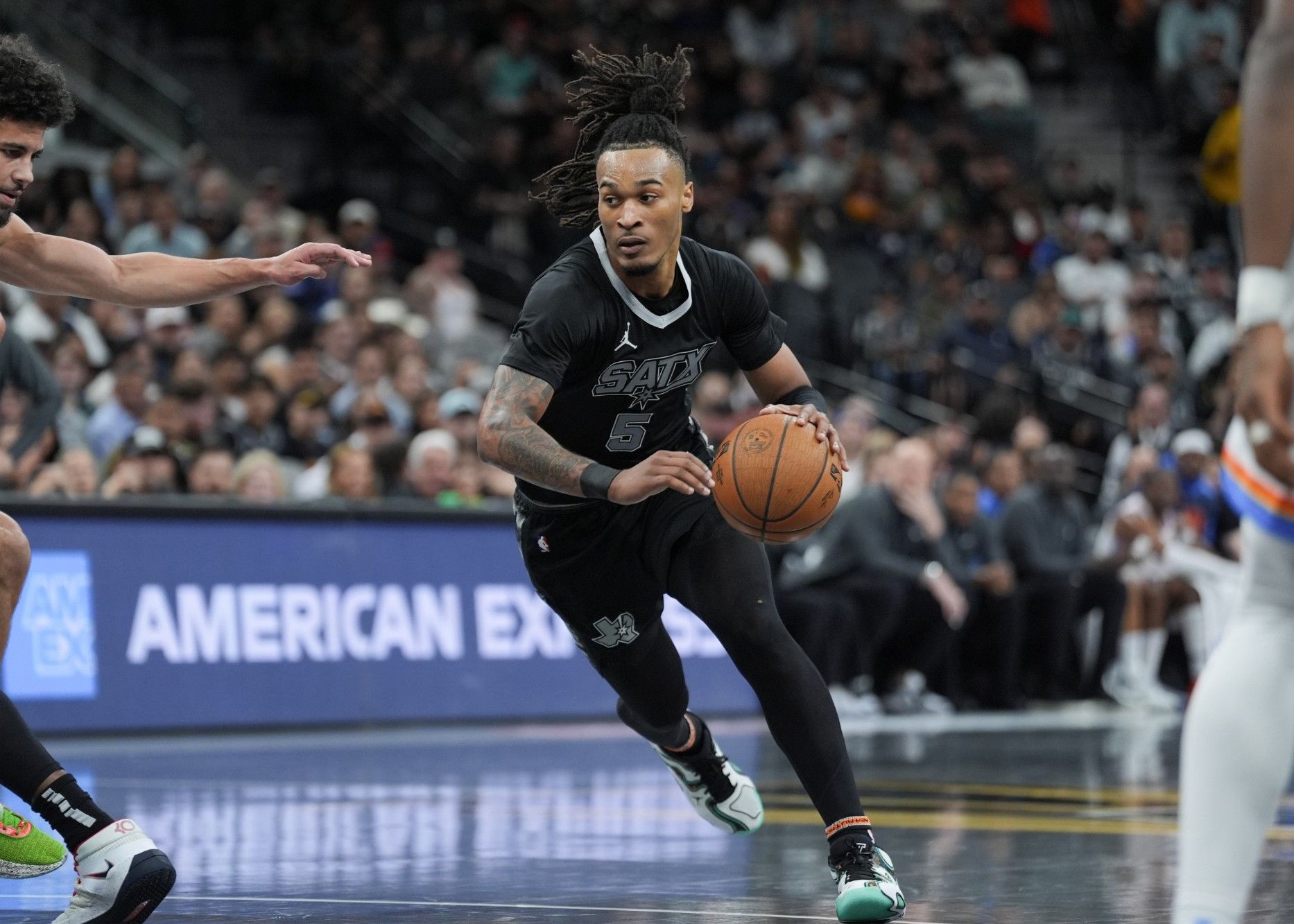 NBA球员在全明星赛中展现飒爽英姿 NBA球员在全明星赛中展现飒爽英姿