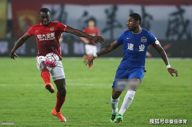 河南建业取得争议胜利,引发热议 河南建业取得争议胜利,引发热议