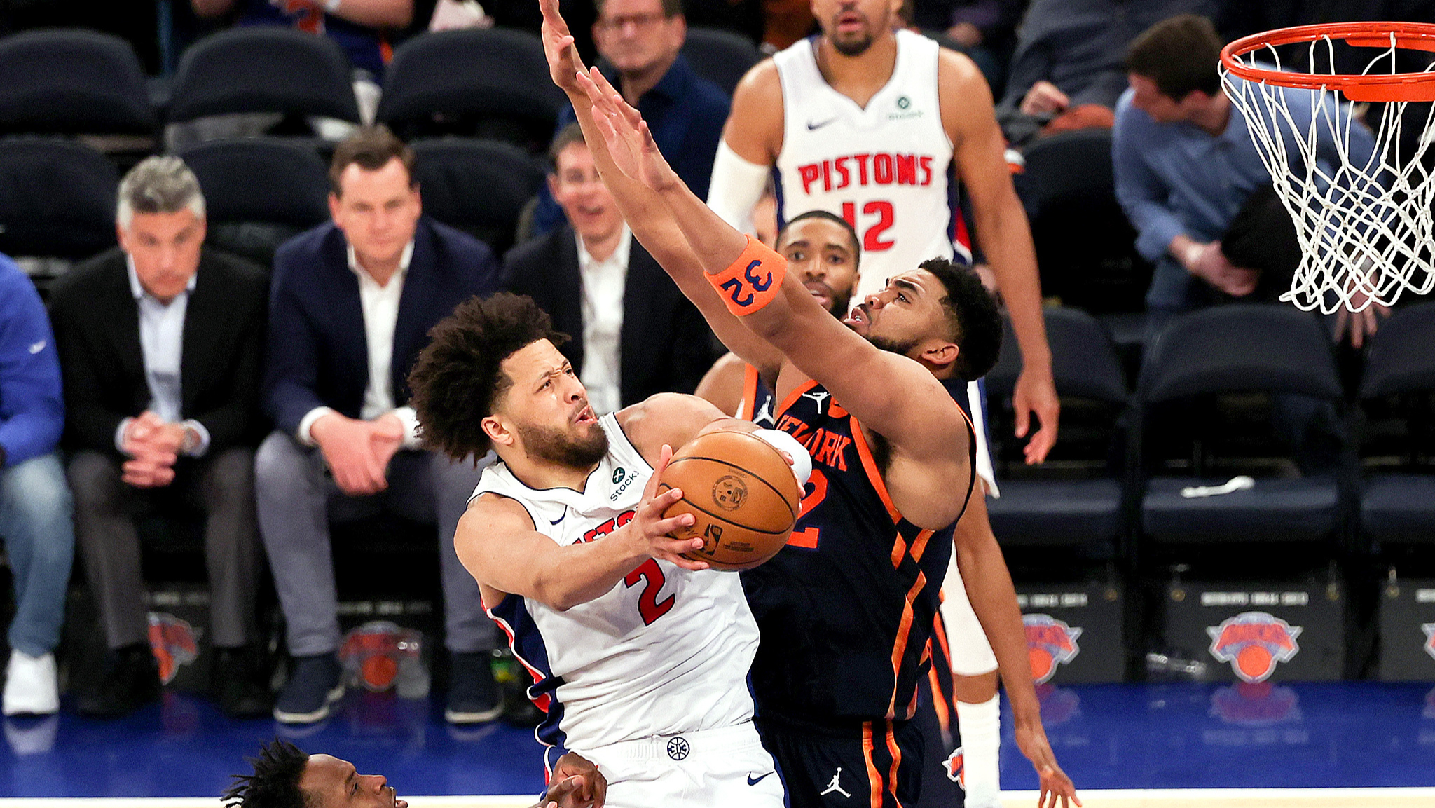 活塞将客场挑战小牛,两支实力相当的球队将对抗的简单介绍 活塞将客场挑战小牛,两支实力相当的球队将对抗的简单介绍